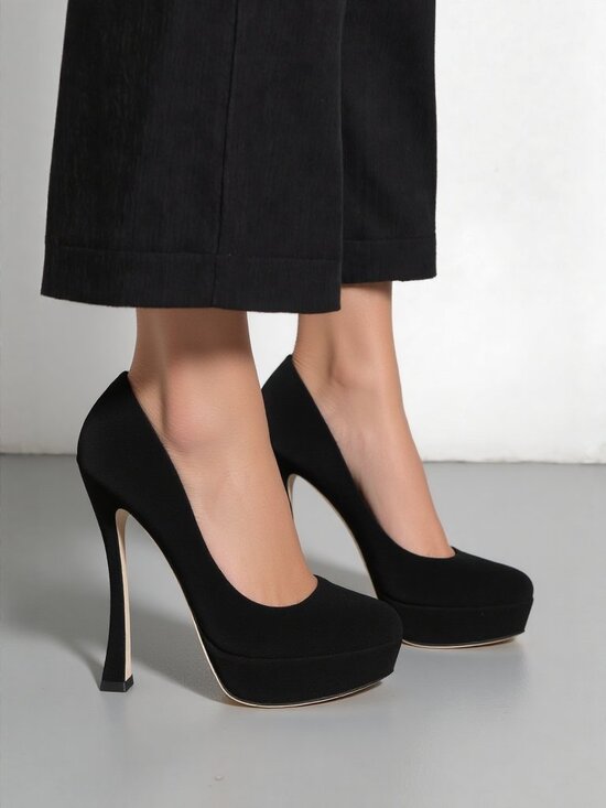 Miu Miu Shoes - Auth Miu Miu Black Calzture Dona Suede Pumps 7
